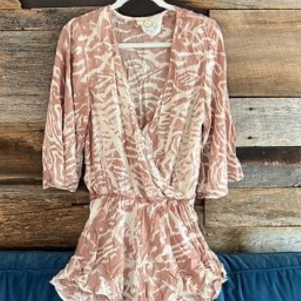 Planet blue life romper size XS